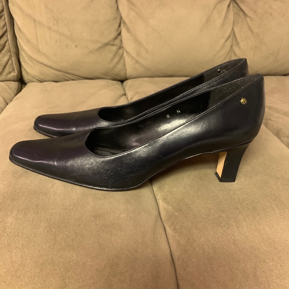 Etienne Aigner pumps